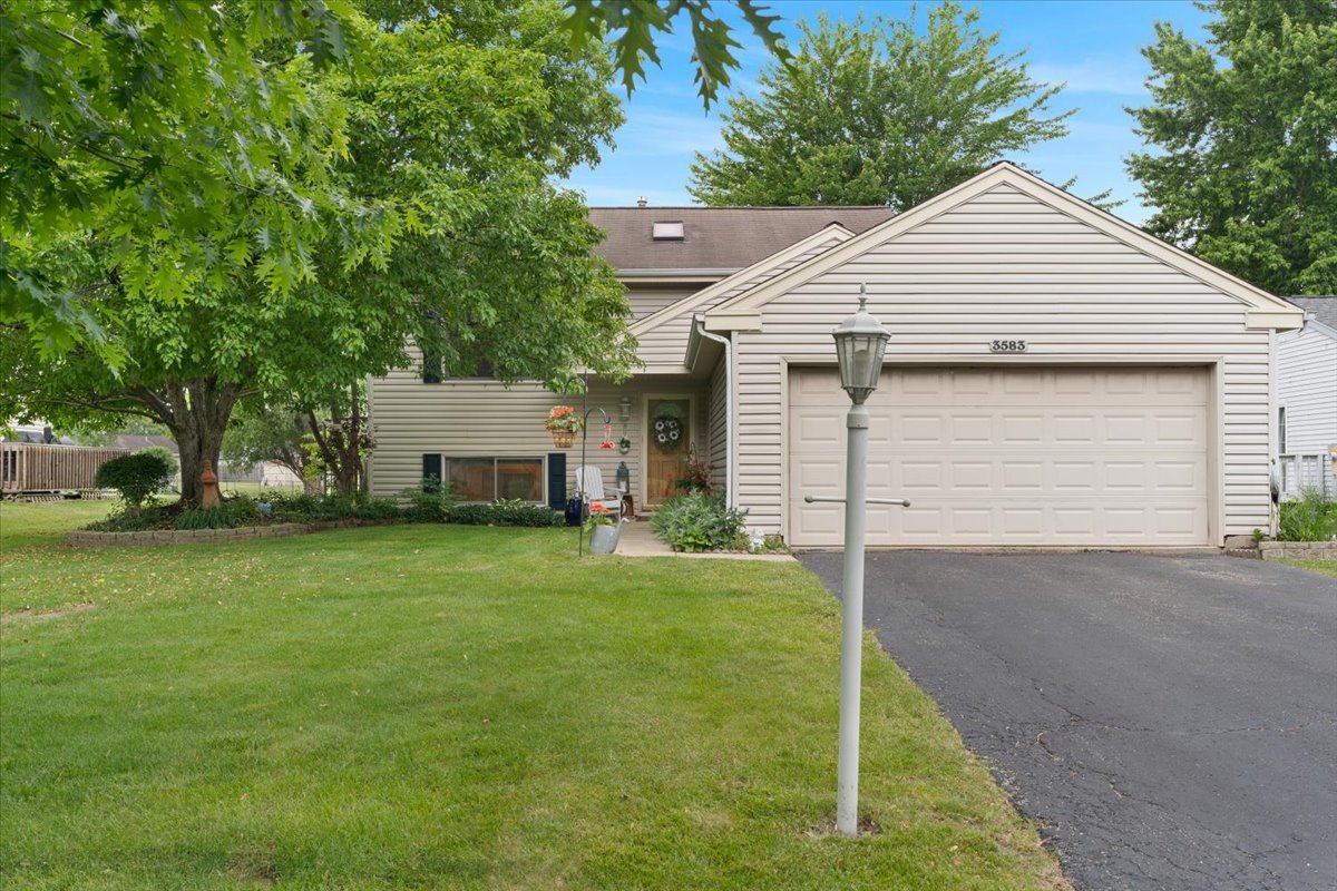 3583 Newport Drive, Island Lake, IL 60042
