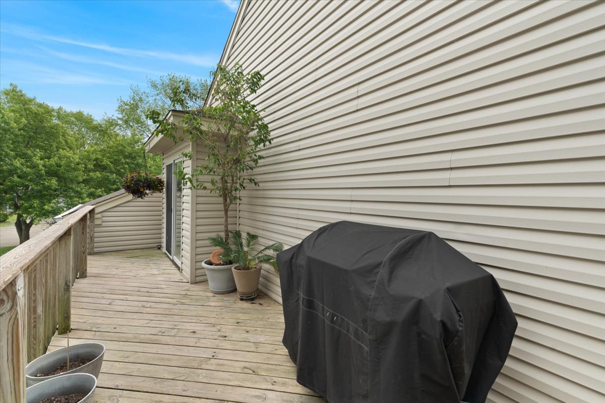 3583 Newport Drive, Island Lake, IL 60042