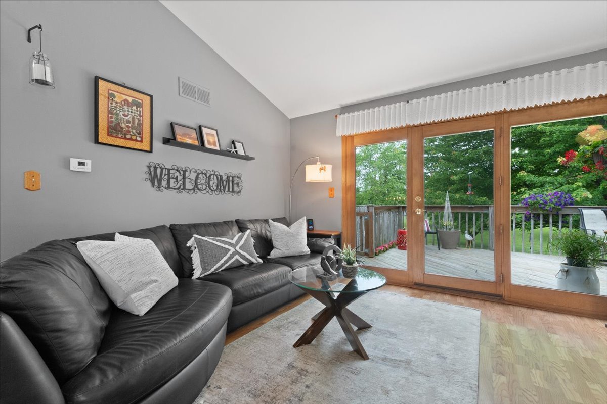 3583 Newport Drive, Island Lake, IL 60042