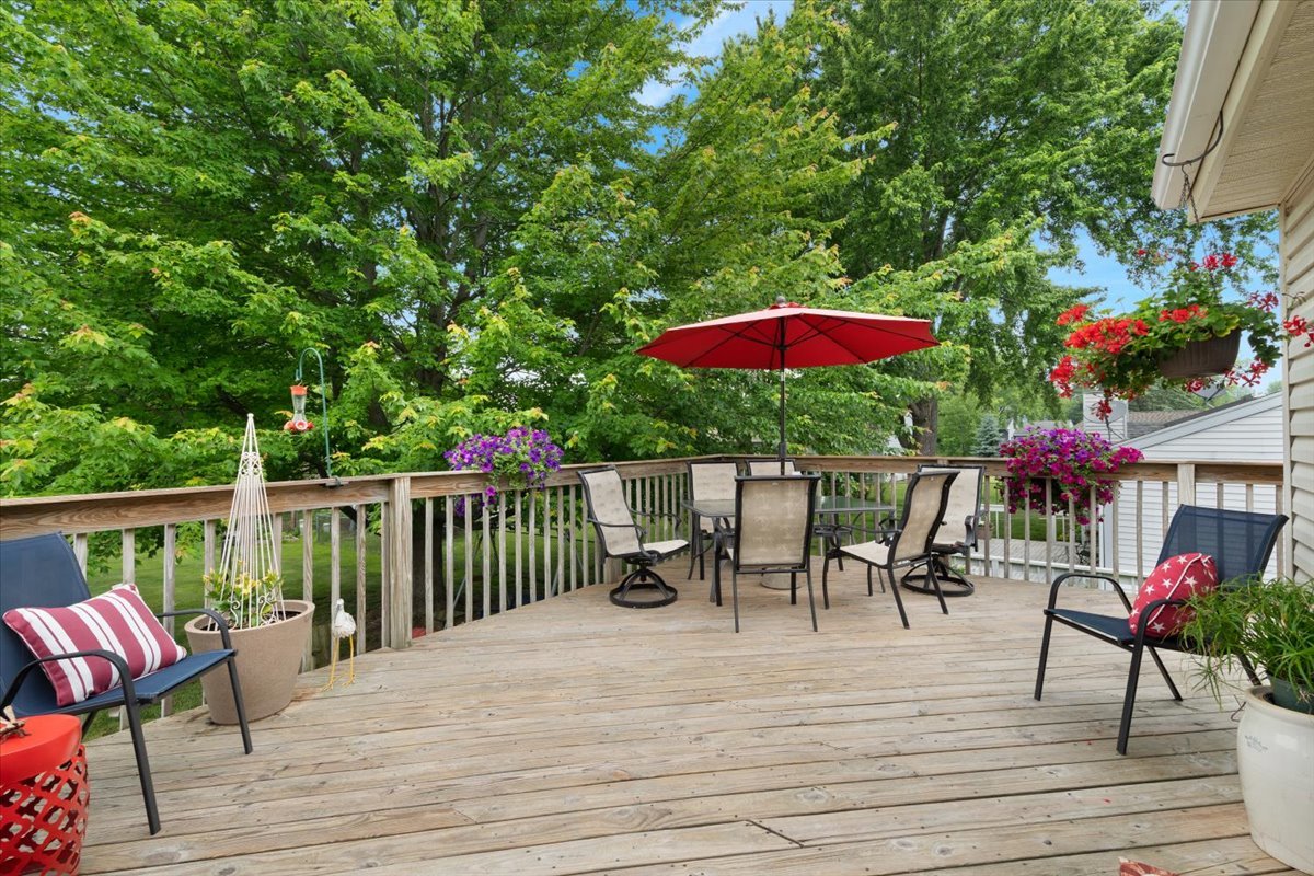 3583 Newport Drive, Island Lake, IL 60042