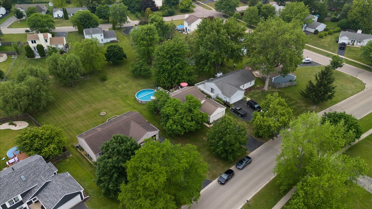 3583 Newport Drive, Island Lake, IL 60042