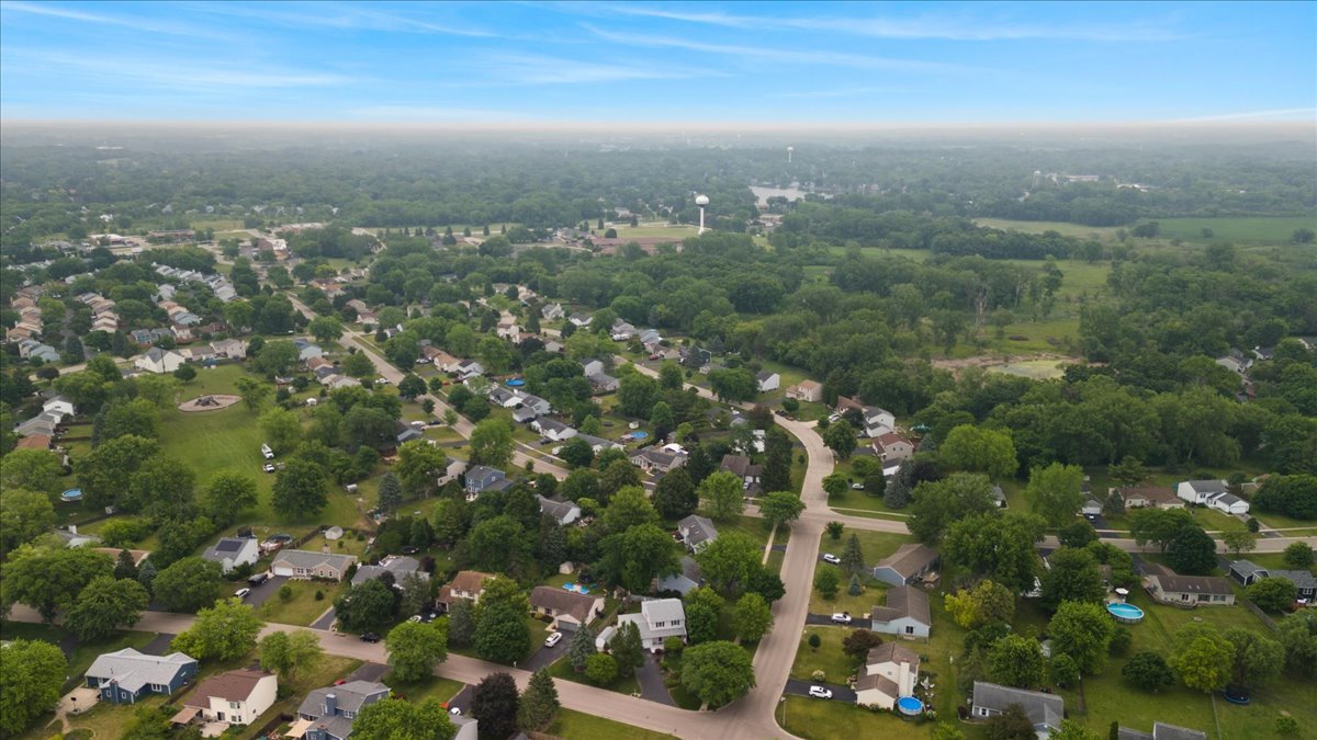3583 Newport Drive, Island Lake, IL 60042