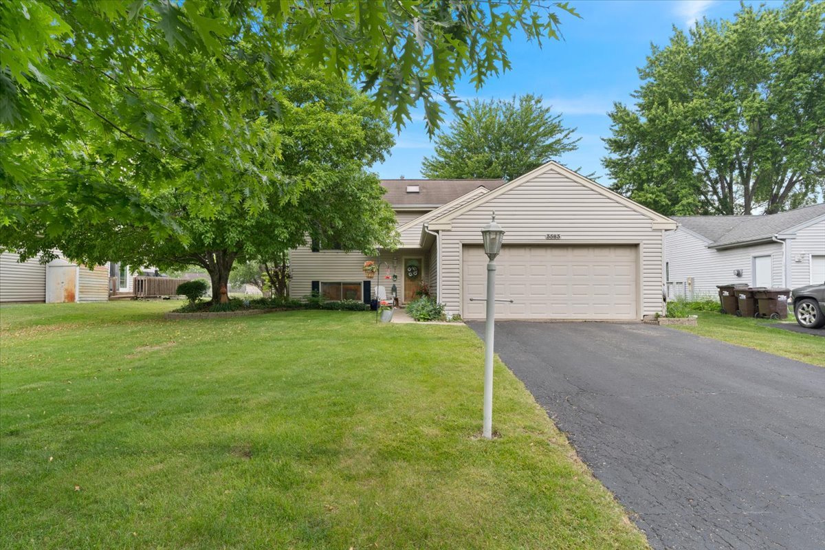 3583 Newport Drive, Island Lake, IL 60042