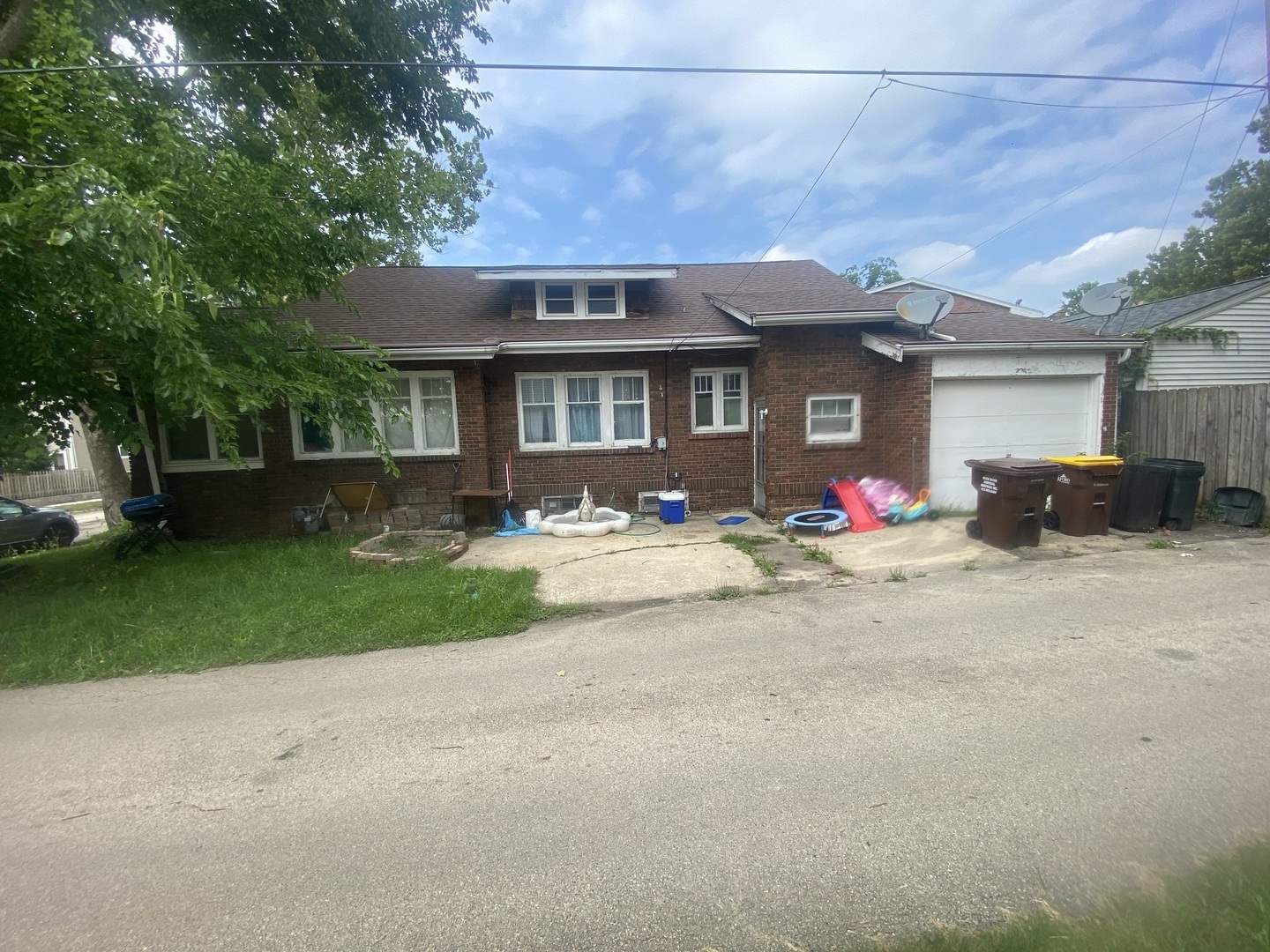112 12th Street, Rockford, IL 61104