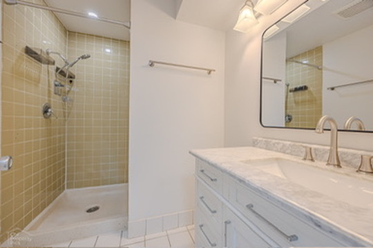 1919 Prairie Square #12, Schaumburg, IL 60173