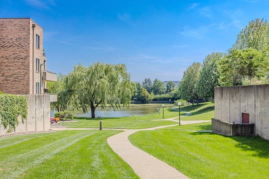 1919 Prairie Square #12, Schaumburg, IL 60173