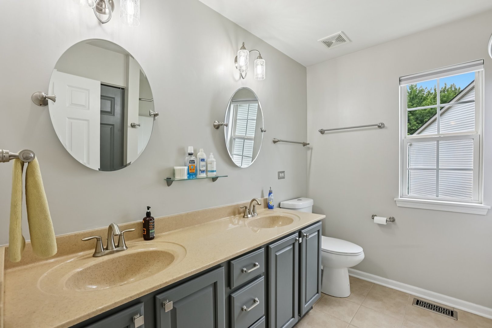 5046 Nelson Court, Wadsworth, IL 60083
