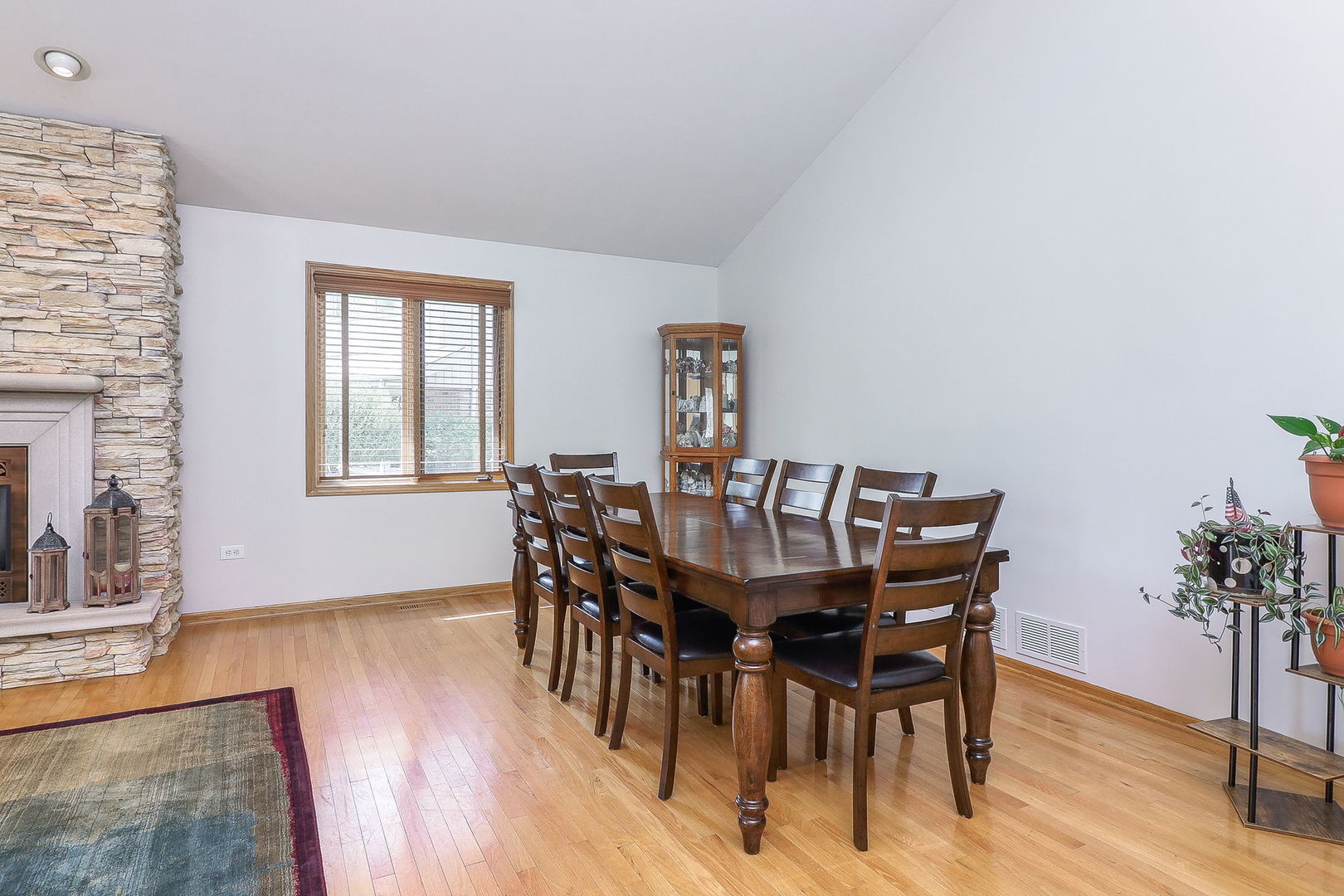 8124 Glenbrook Place, Tinley Park, IL 60487