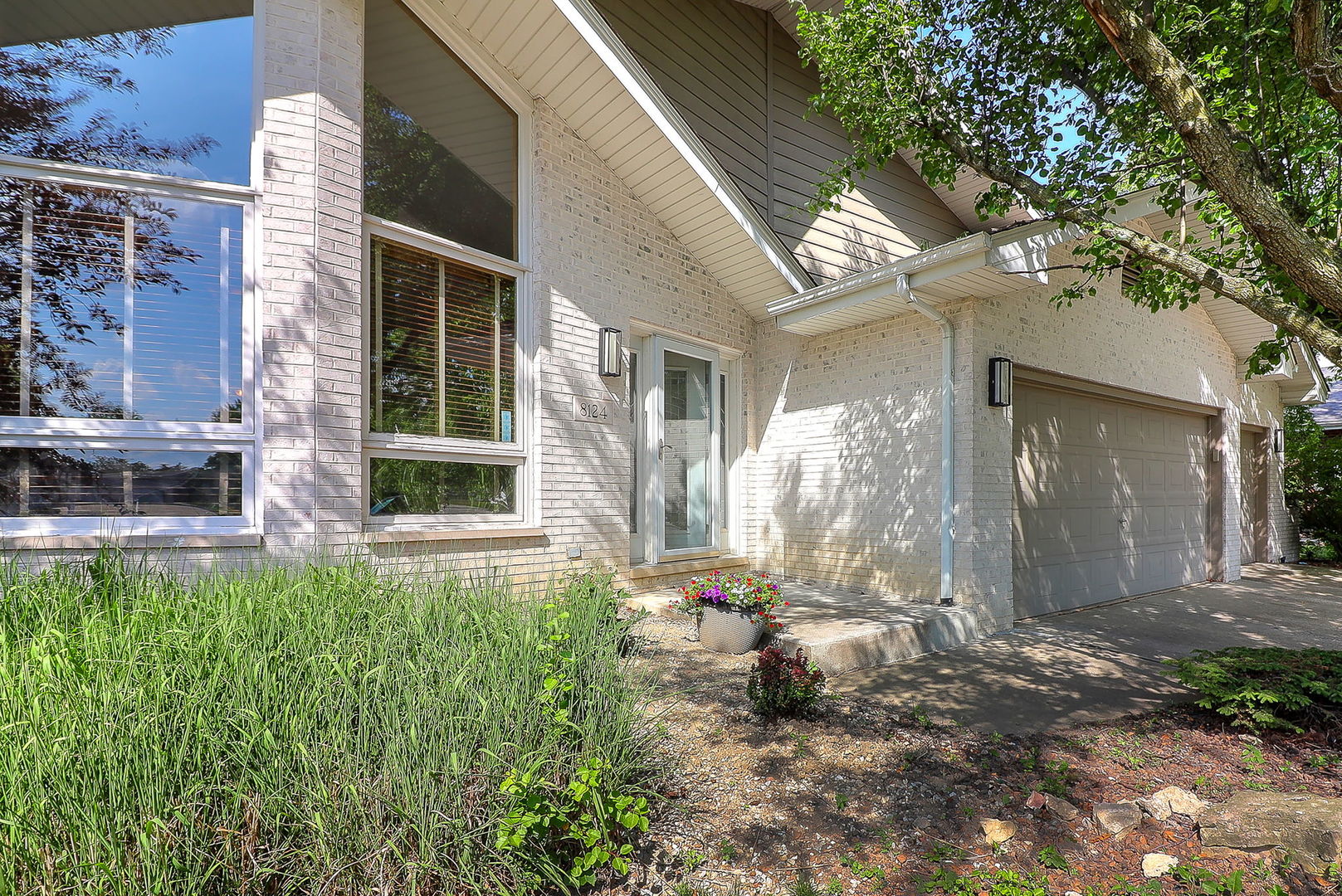 8124 Glenbrook Place, Tinley Park, IL 60487