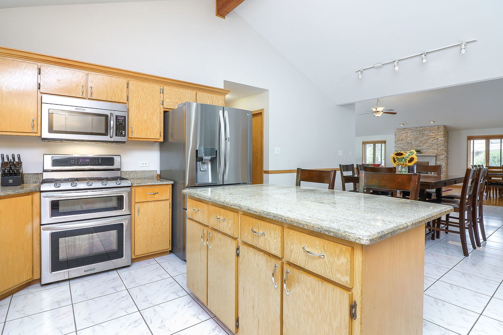8124 Glenbrook Place, Tinley Park, IL 60487