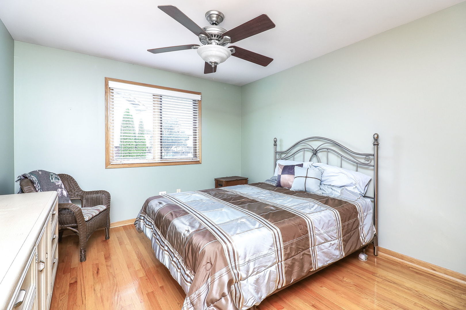 8124 Glenbrook Place, Tinley Park, IL 60487