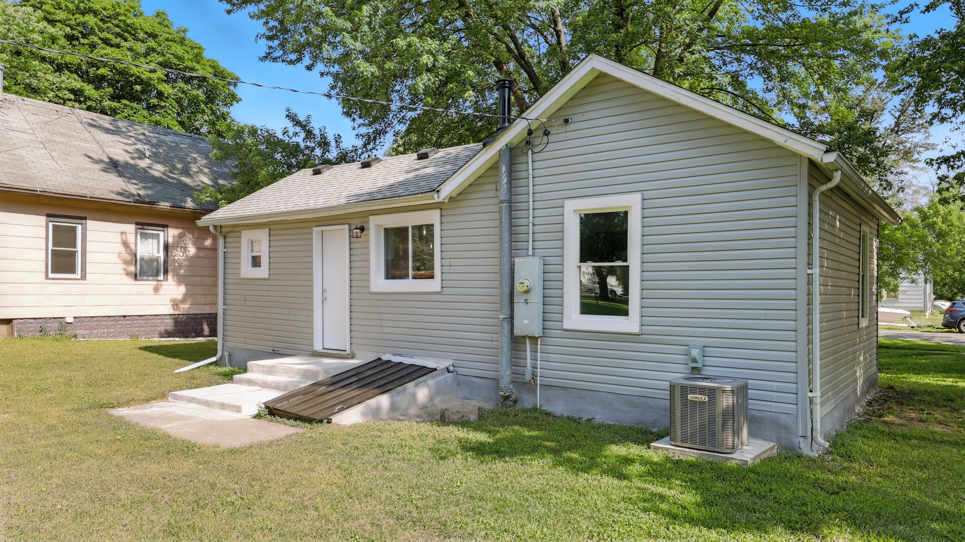 306 E Martin Street, Forrest, IL 61741