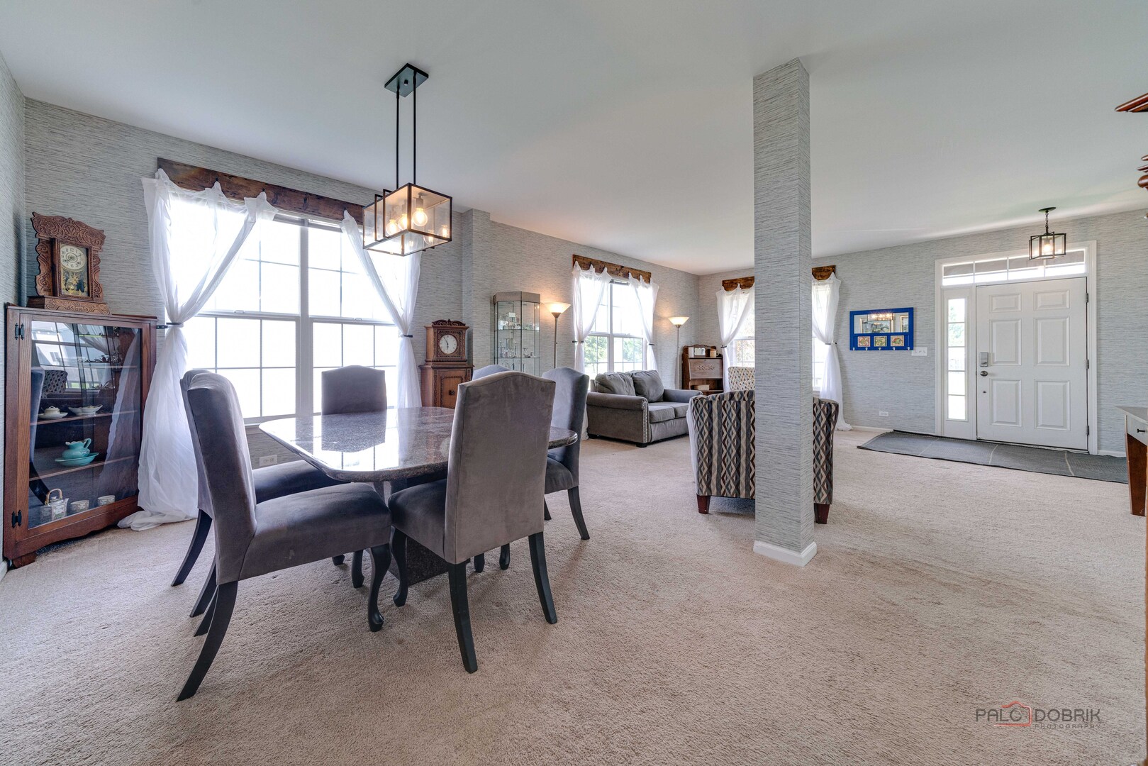 337 W Biros Lane, Round Lake, IL 60073
