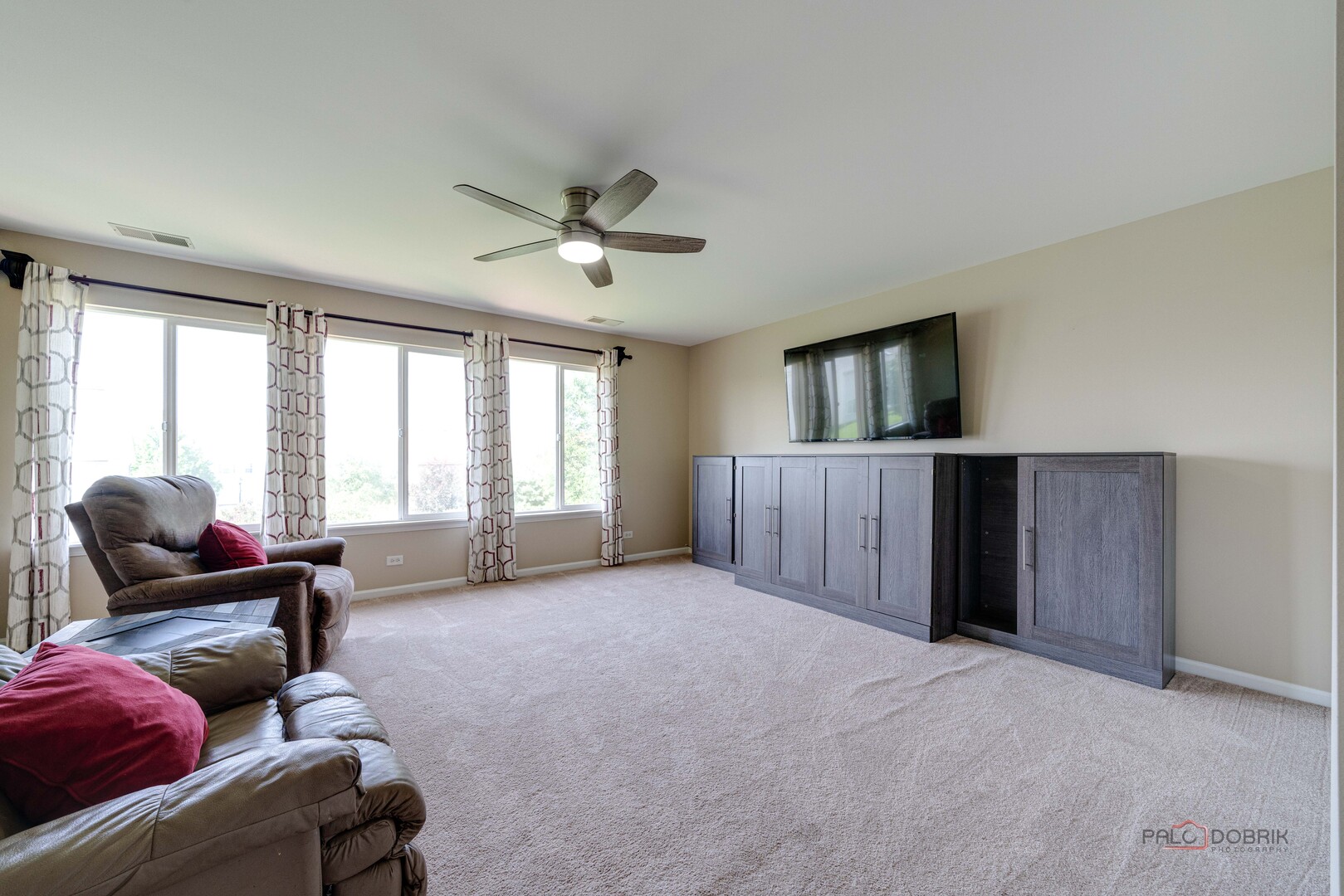 337 W Biros Lane, Round Lake, IL 60073