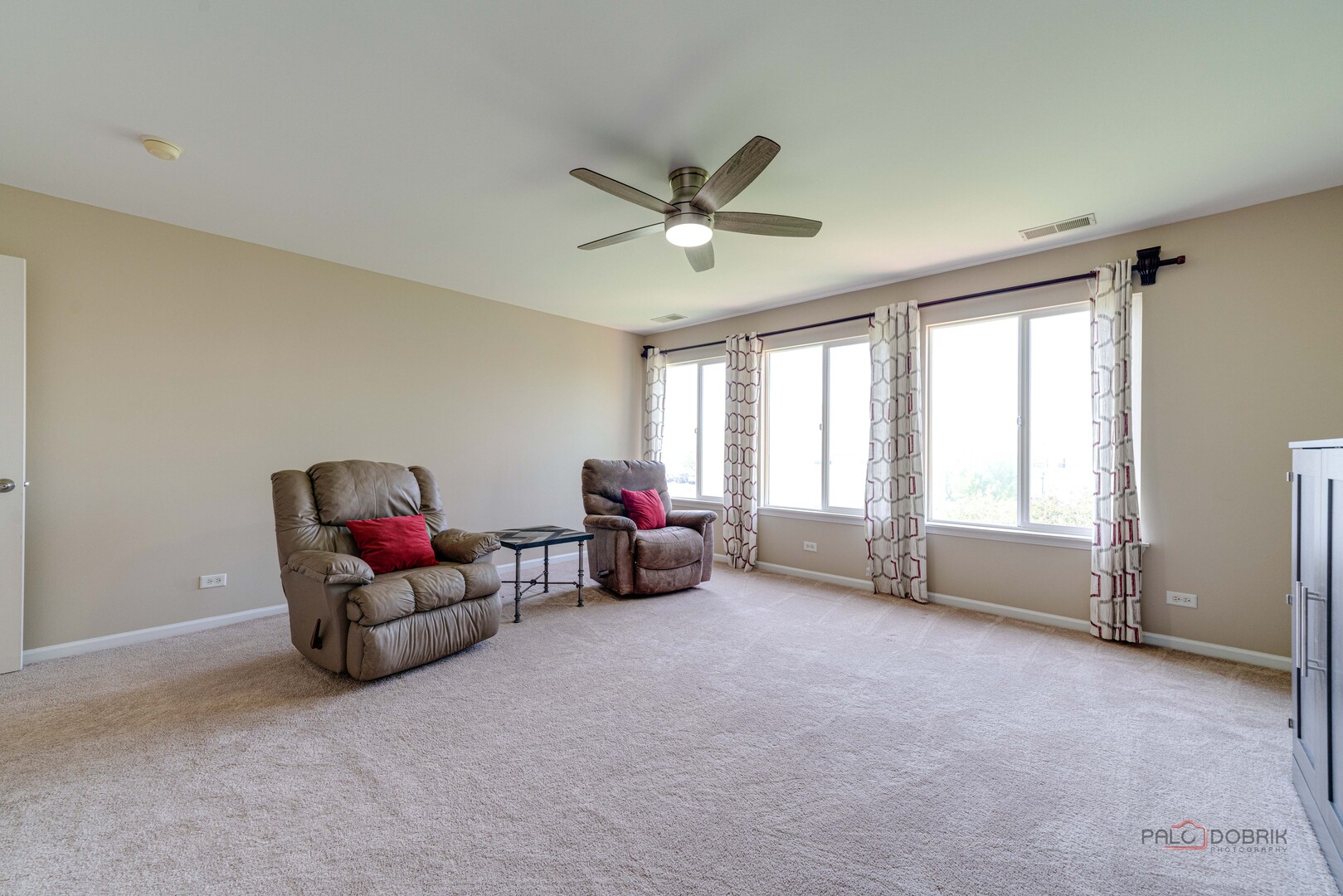 337 W Biros Lane, Round Lake, IL 60073