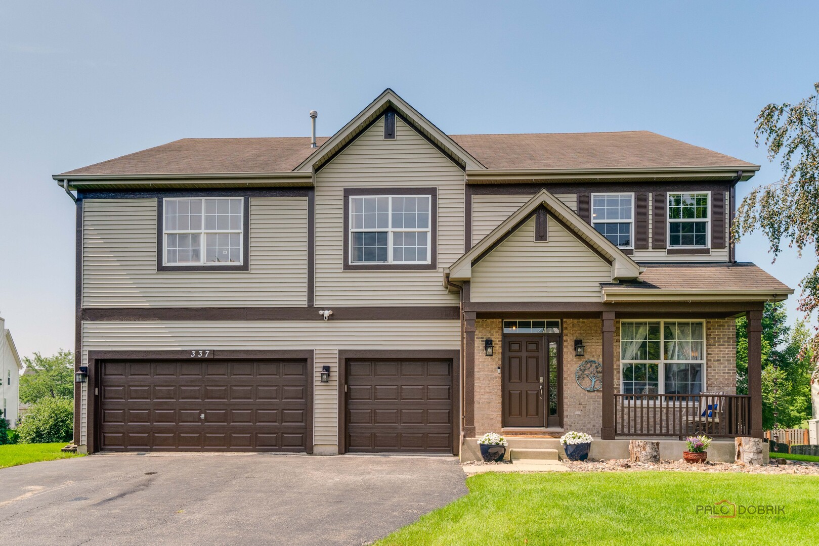 337 W Biros Lane, Round Lake, IL 60073
