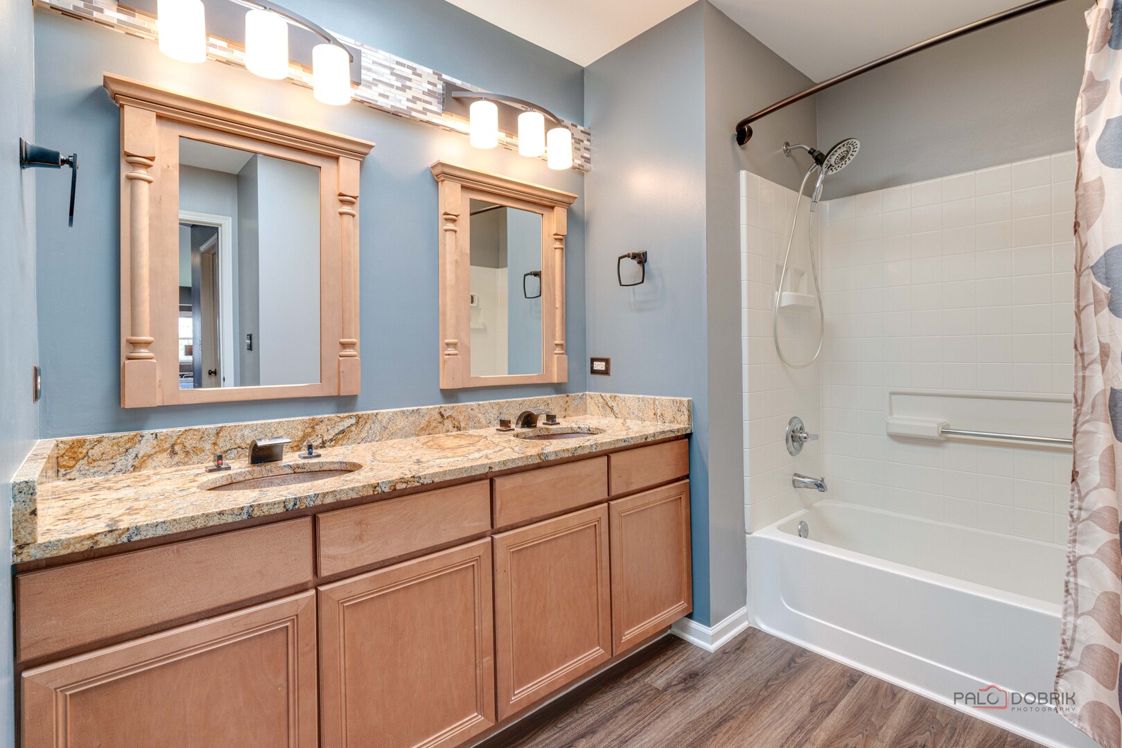 337 W Biros Lane, Round Lake, IL 60073