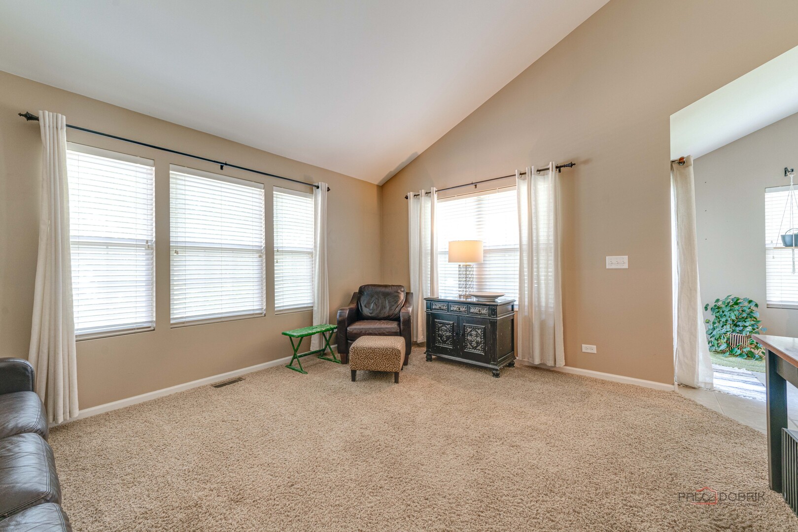 3063 Nicklaus Lane, Wadsworth, IL 60083