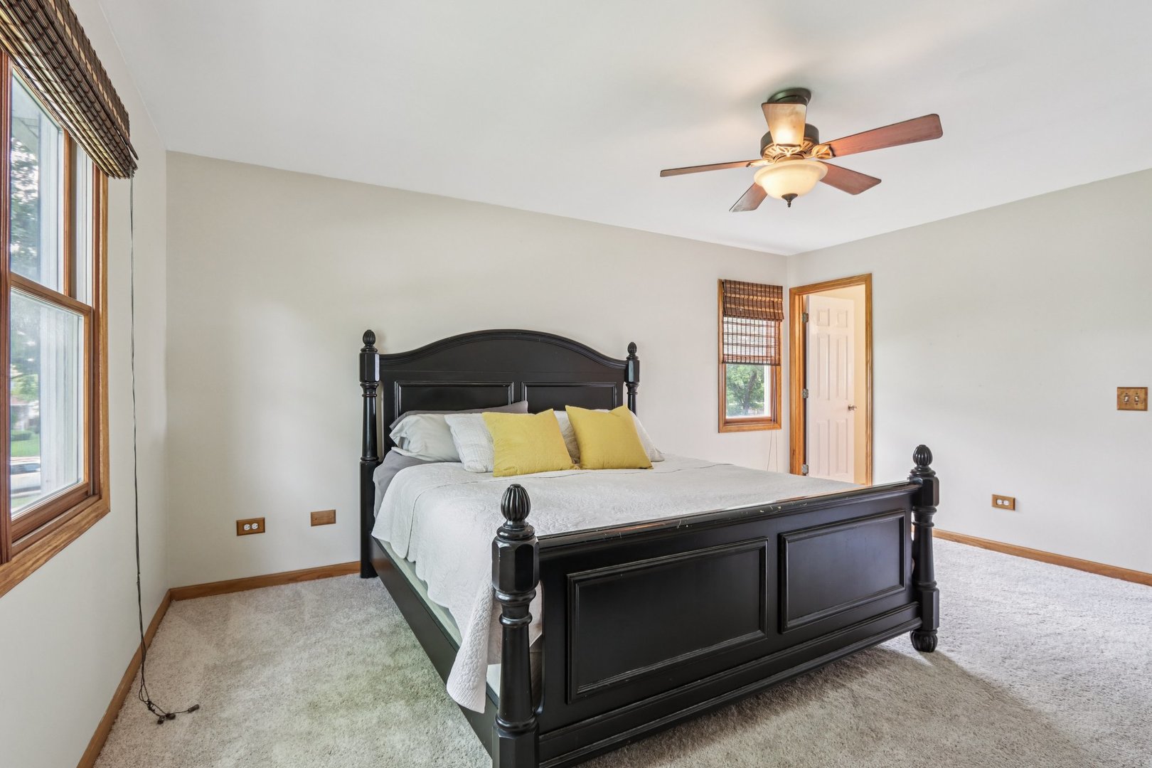 2101 Red Barn Court, Woodstock, IL 60098