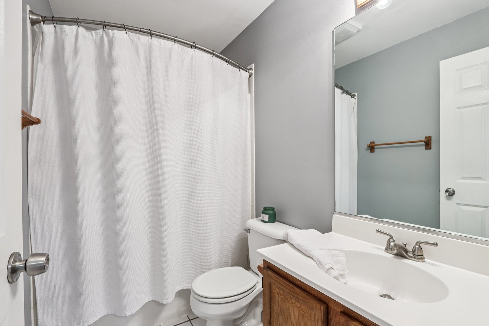 2101 Red Barn Court, Woodstock, IL 60098