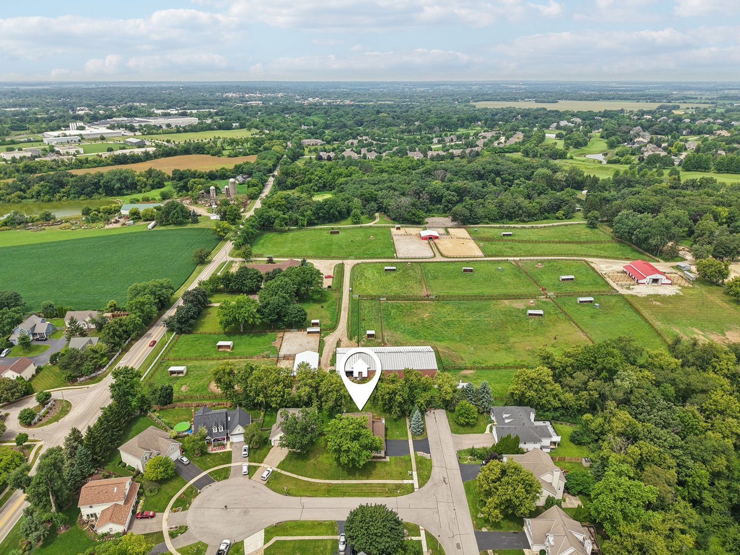 2101 Red Barn Court, Woodstock, IL 60098