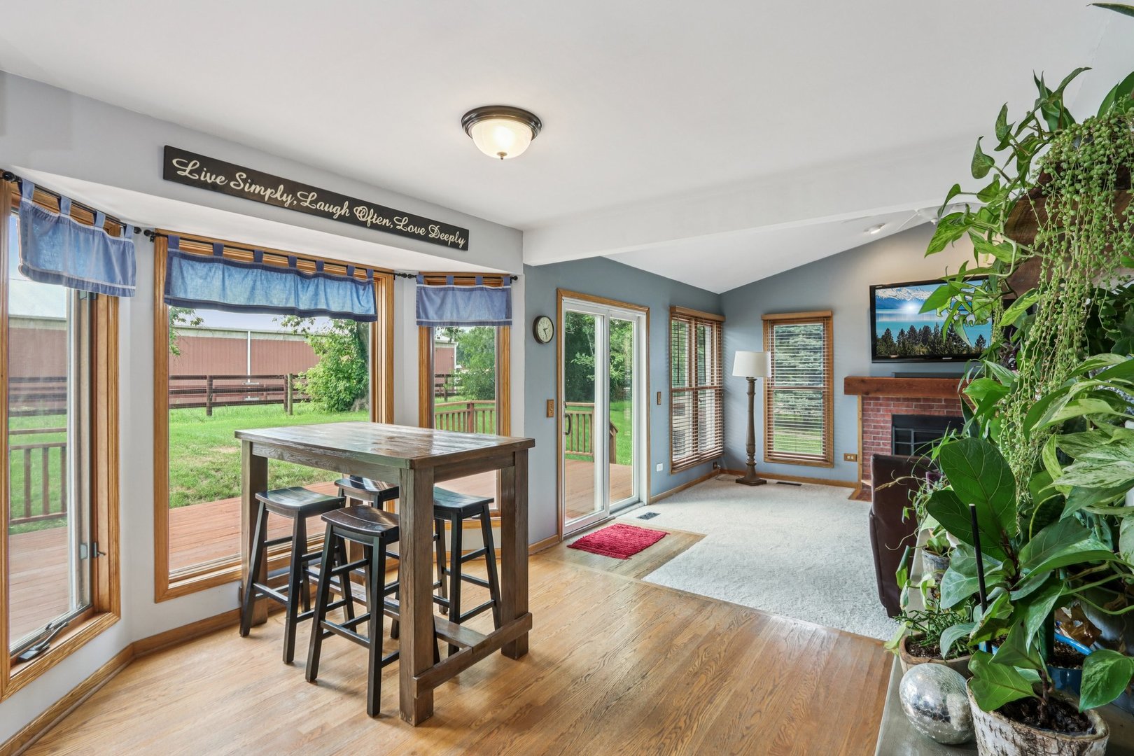 2101 Red Barn Court, Woodstock, IL 60098