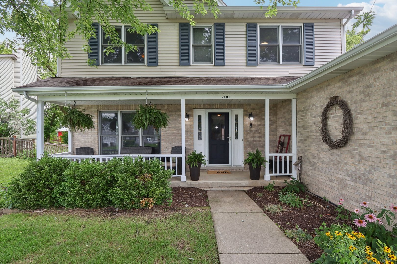 2101 Red Barn Court, Woodstock, IL 60098