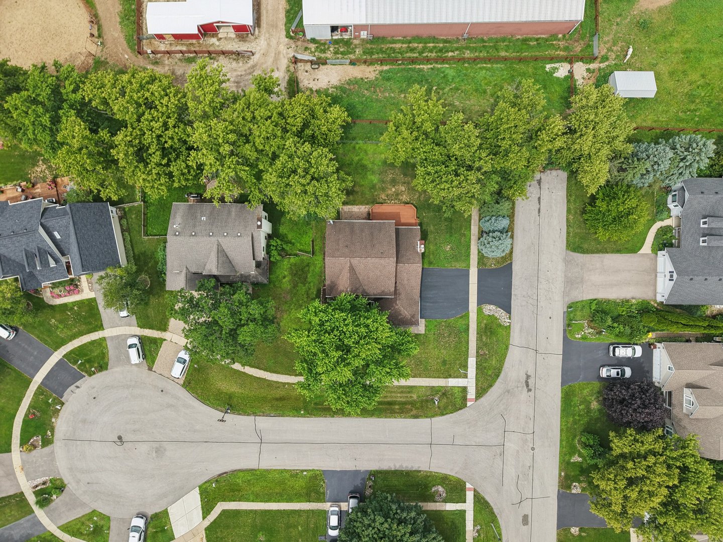 2101 Red Barn Court, Woodstock, IL 60098