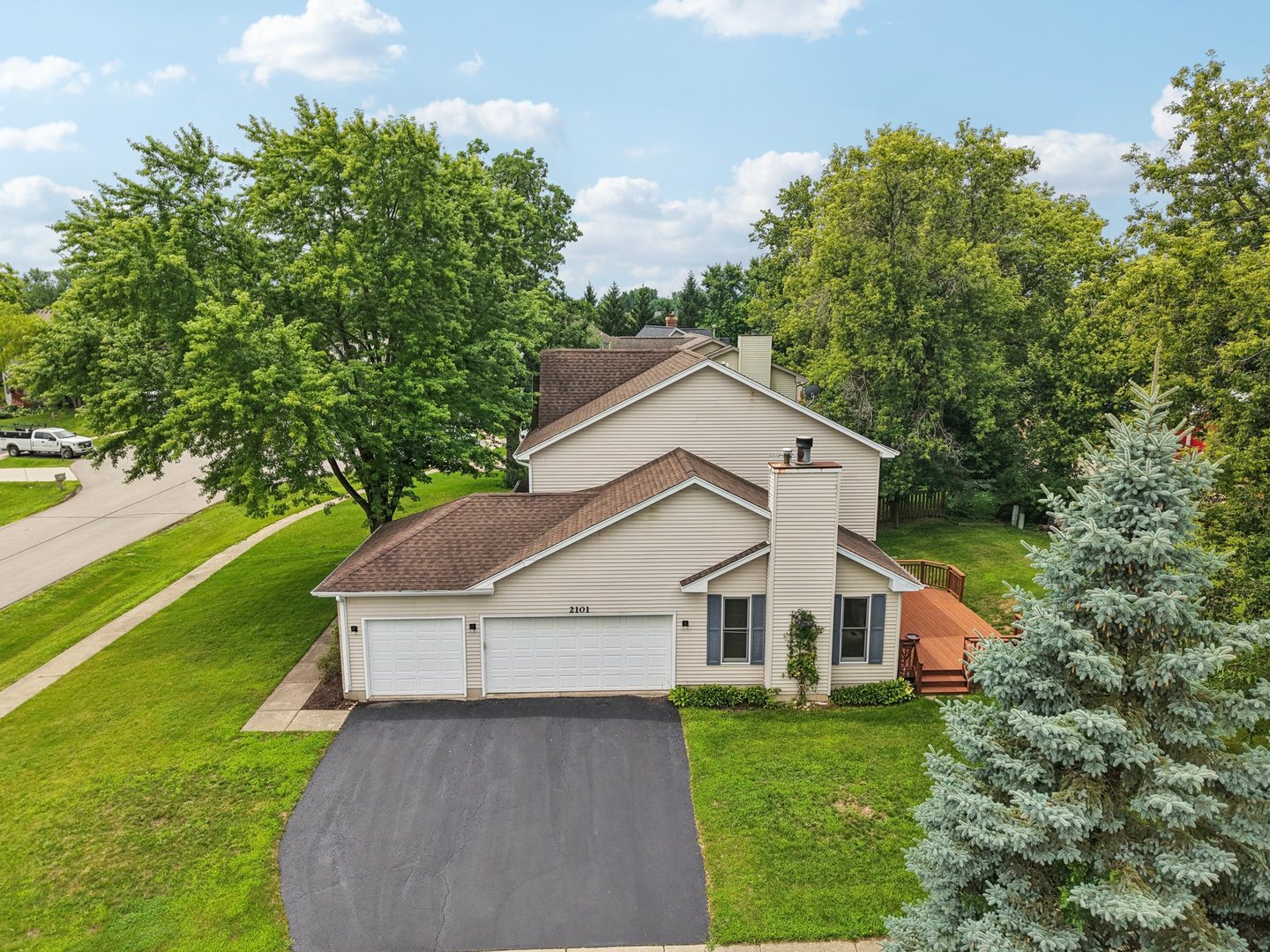 2101 Red Barn Court, Woodstock, IL 60098