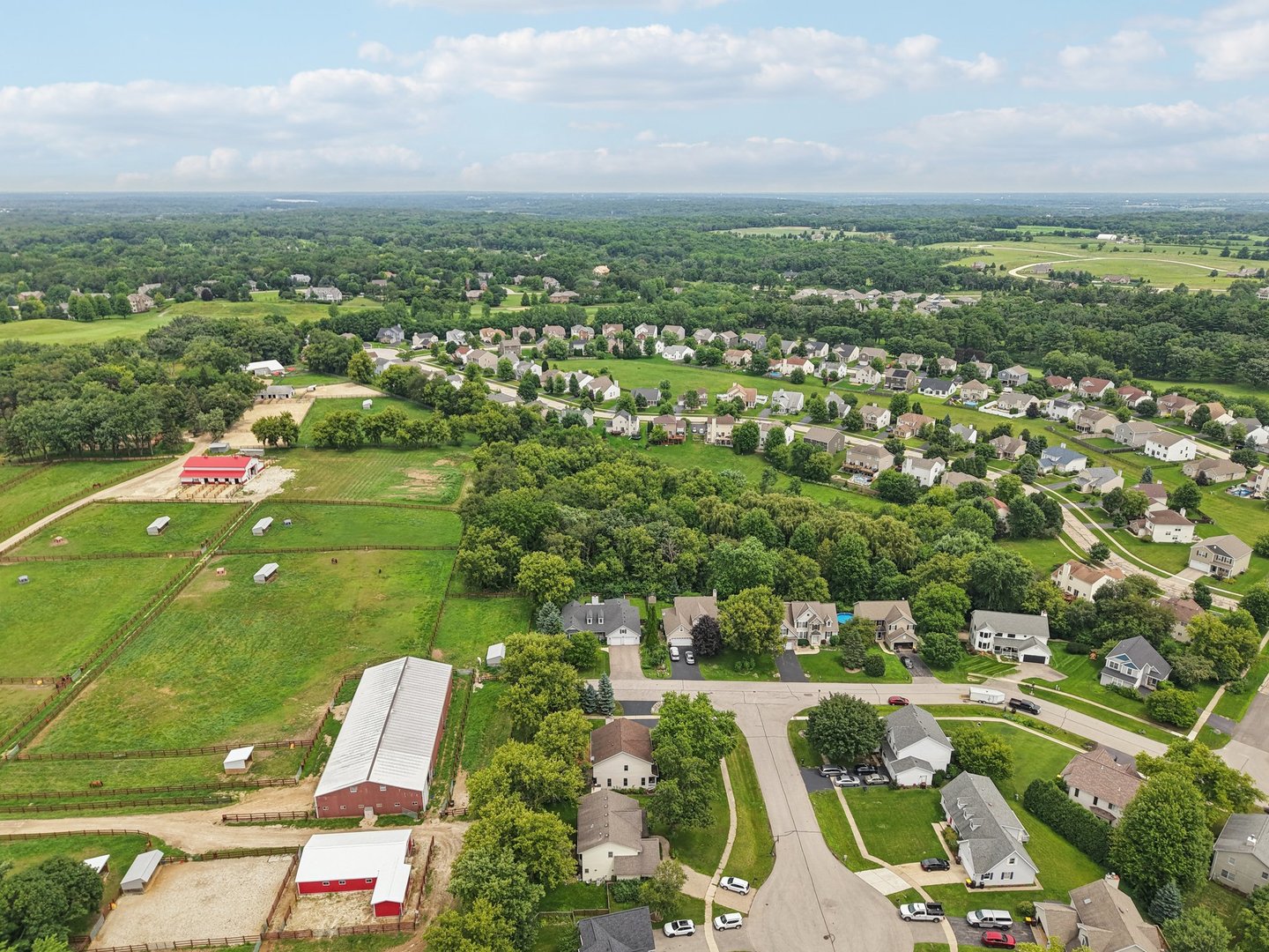 2101 Red Barn Court, Woodstock, IL 60098