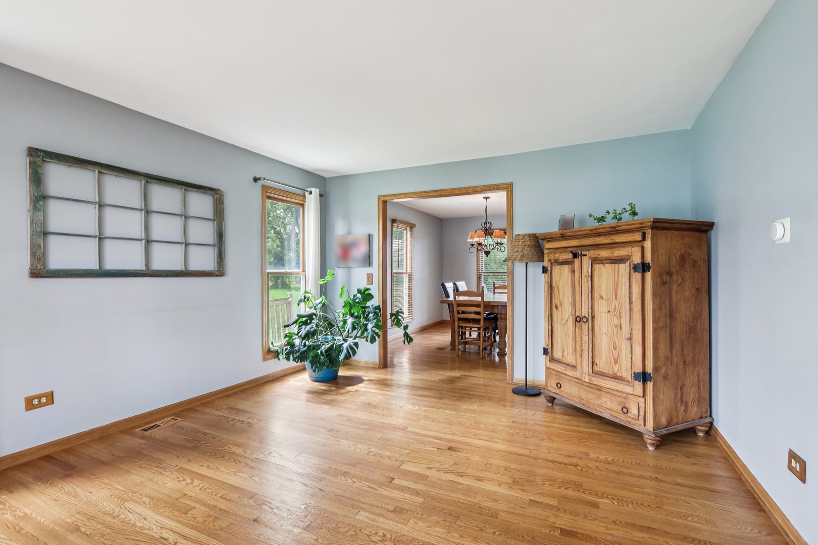 2101 Red Barn Court, Woodstock, IL 60098