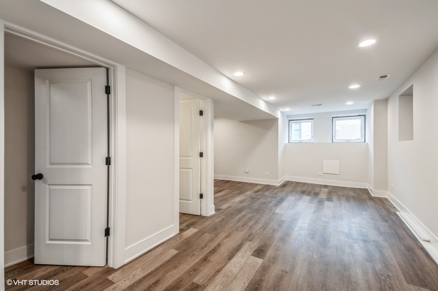 853 W Addison Street #G, Chicago, IL 60613