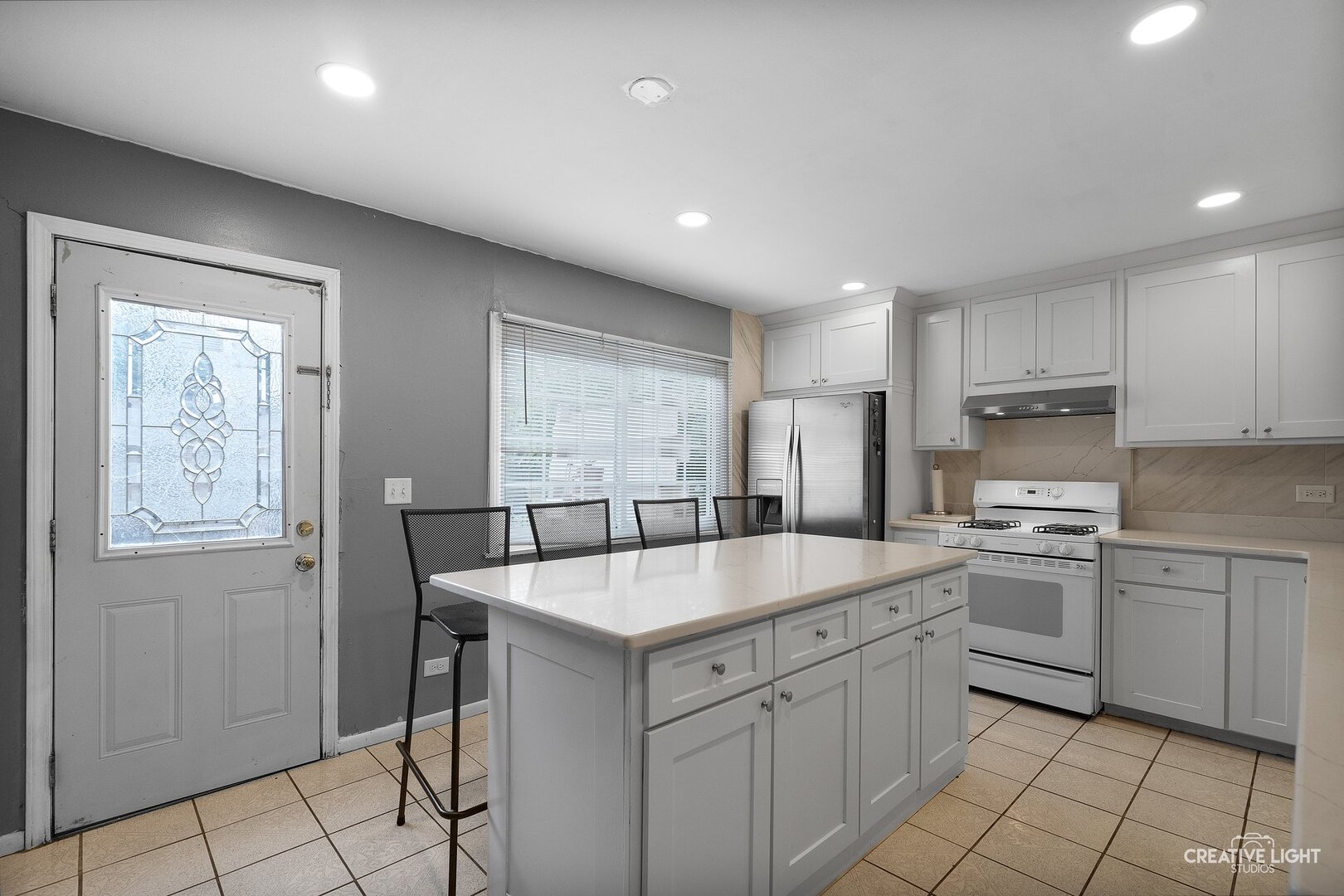 623 Lincoln Avenue, West Chicago, IL 60185