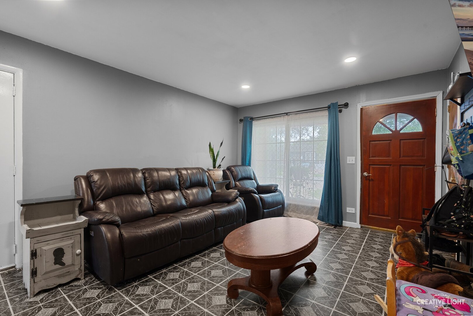 623 Lincoln Avenue, West Chicago, IL 60185