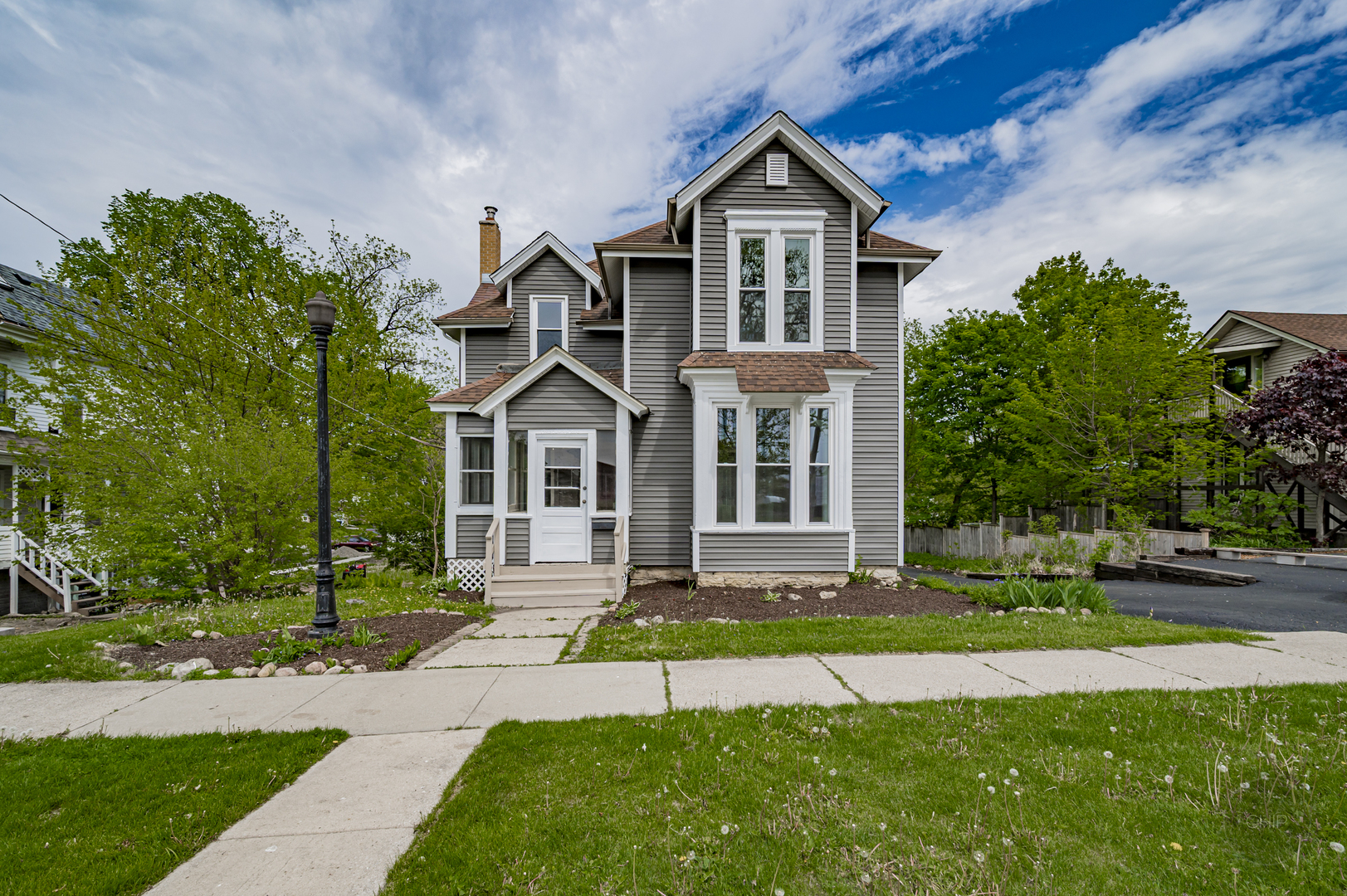 125 Arbor Avenue, West Chicago, IL 60185
