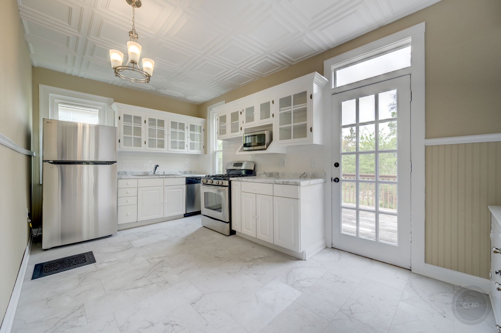 125 Arbor Avenue, West Chicago, IL 60185