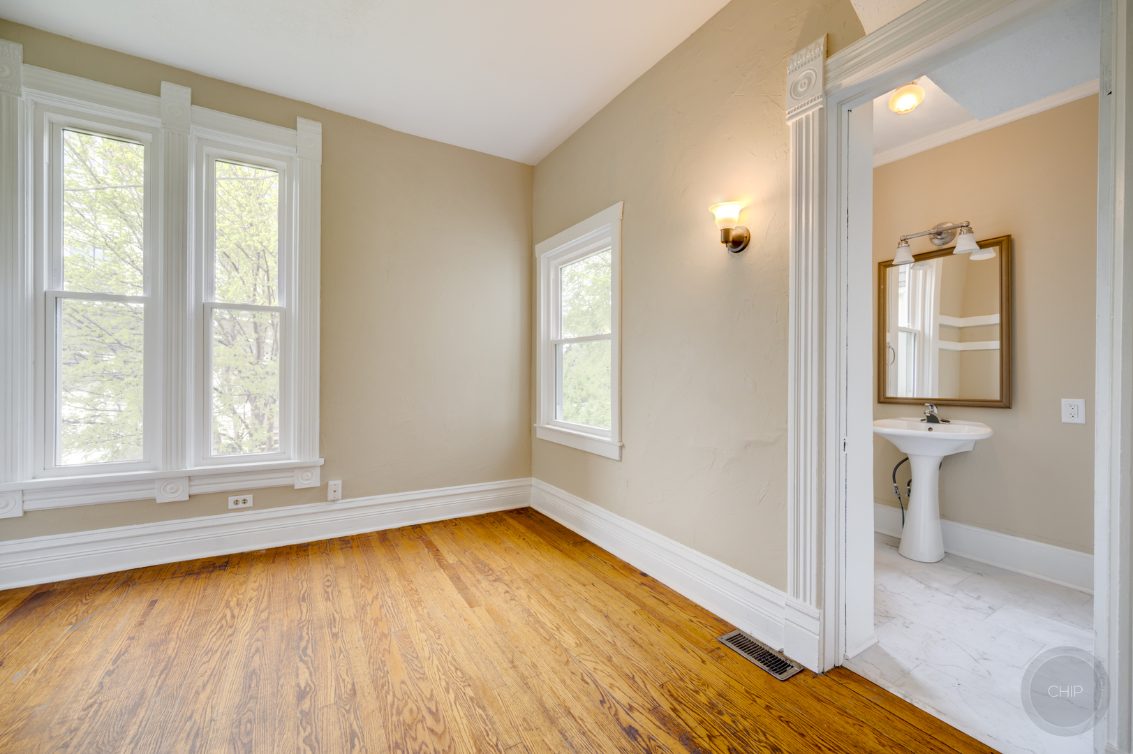 125 Arbor Avenue, West Chicago, IL 60185