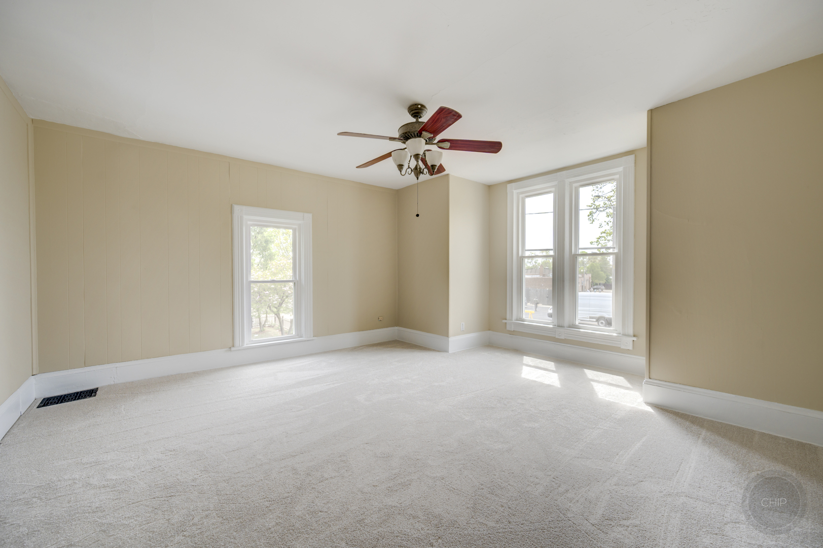 125 Arbor Avenue, West Chicago, IL 60185