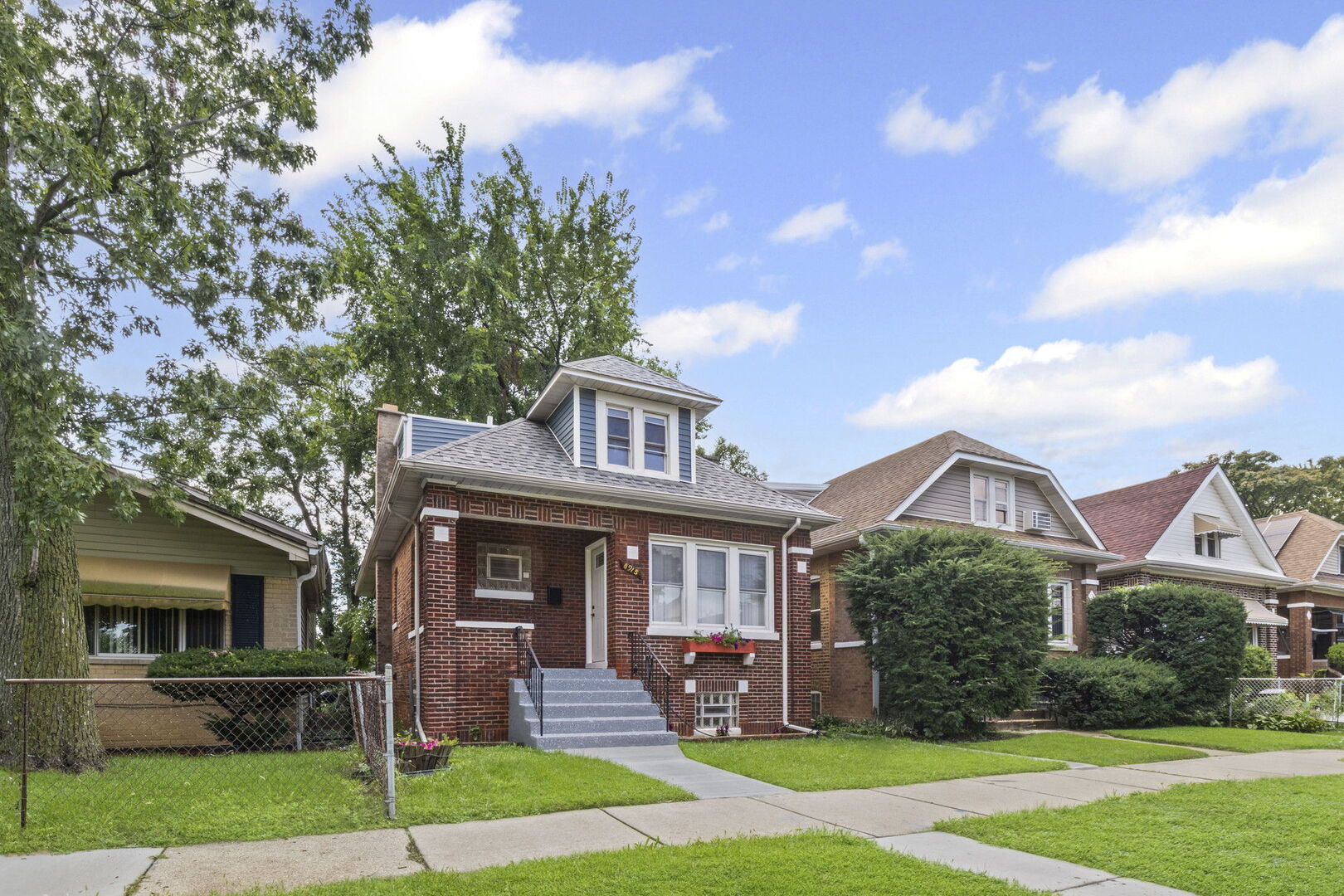 8915 S Racine Avenue, Chicago, IL 60620