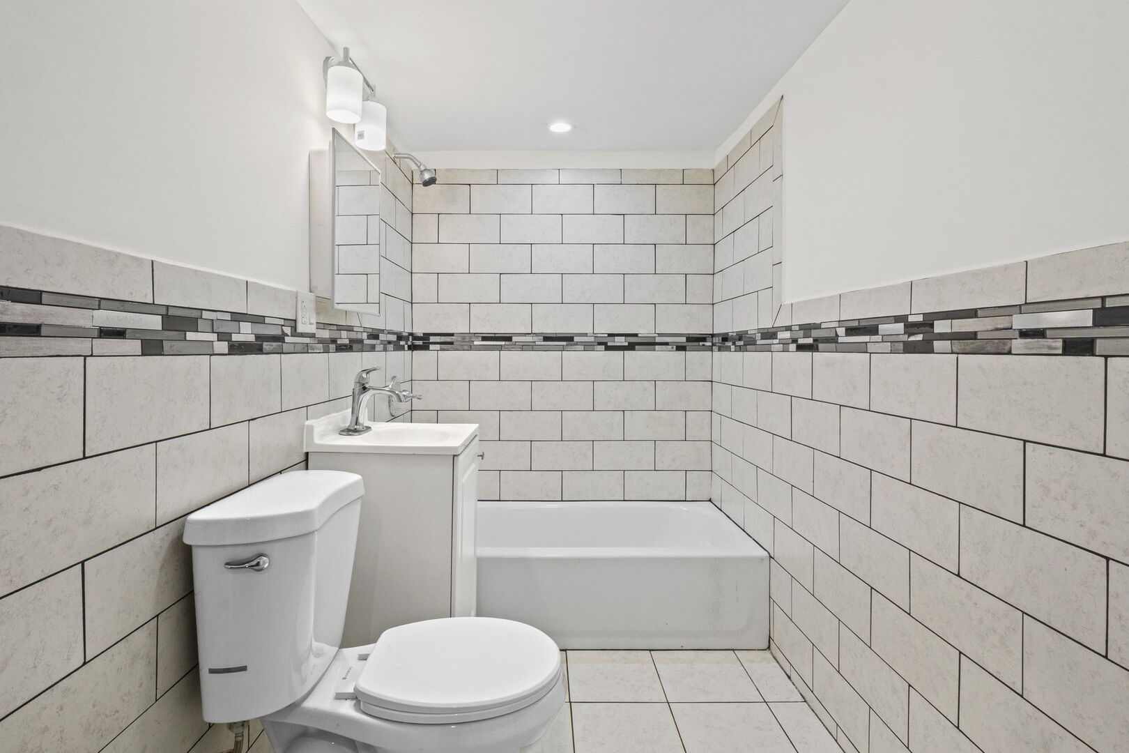8915 S Racine Avenue, Chicago, IL 60620