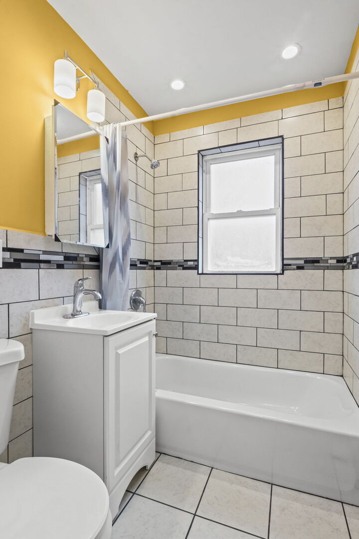 8915 S Racine Avenue, Chicago, IL 60620