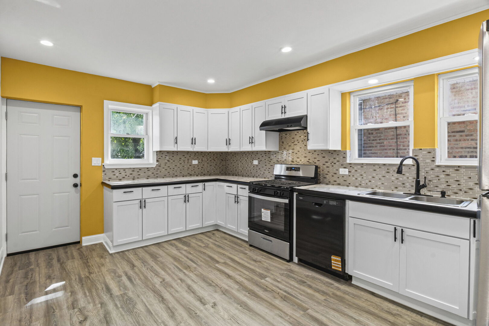8915 S Racine Avenue, Chicago, IL 60620