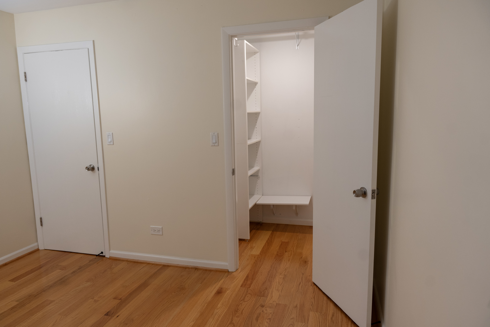 1026 Castilian Court #114, Glenview, IL 60025