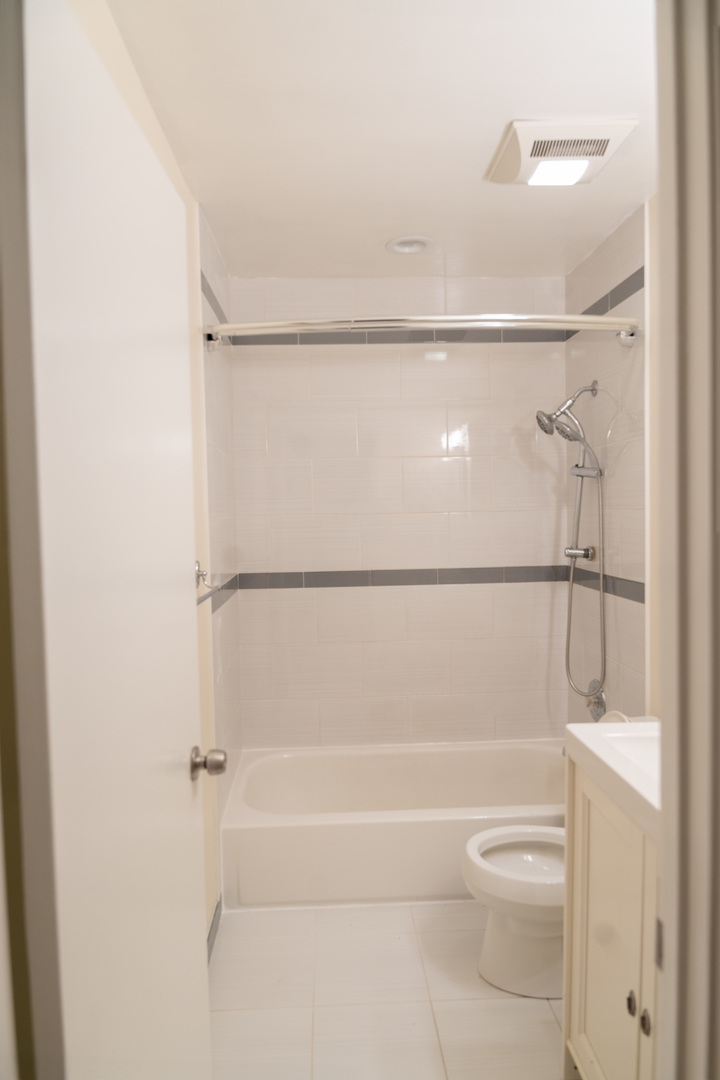 1026 Castilian Court #114, Glenview, IL 60025