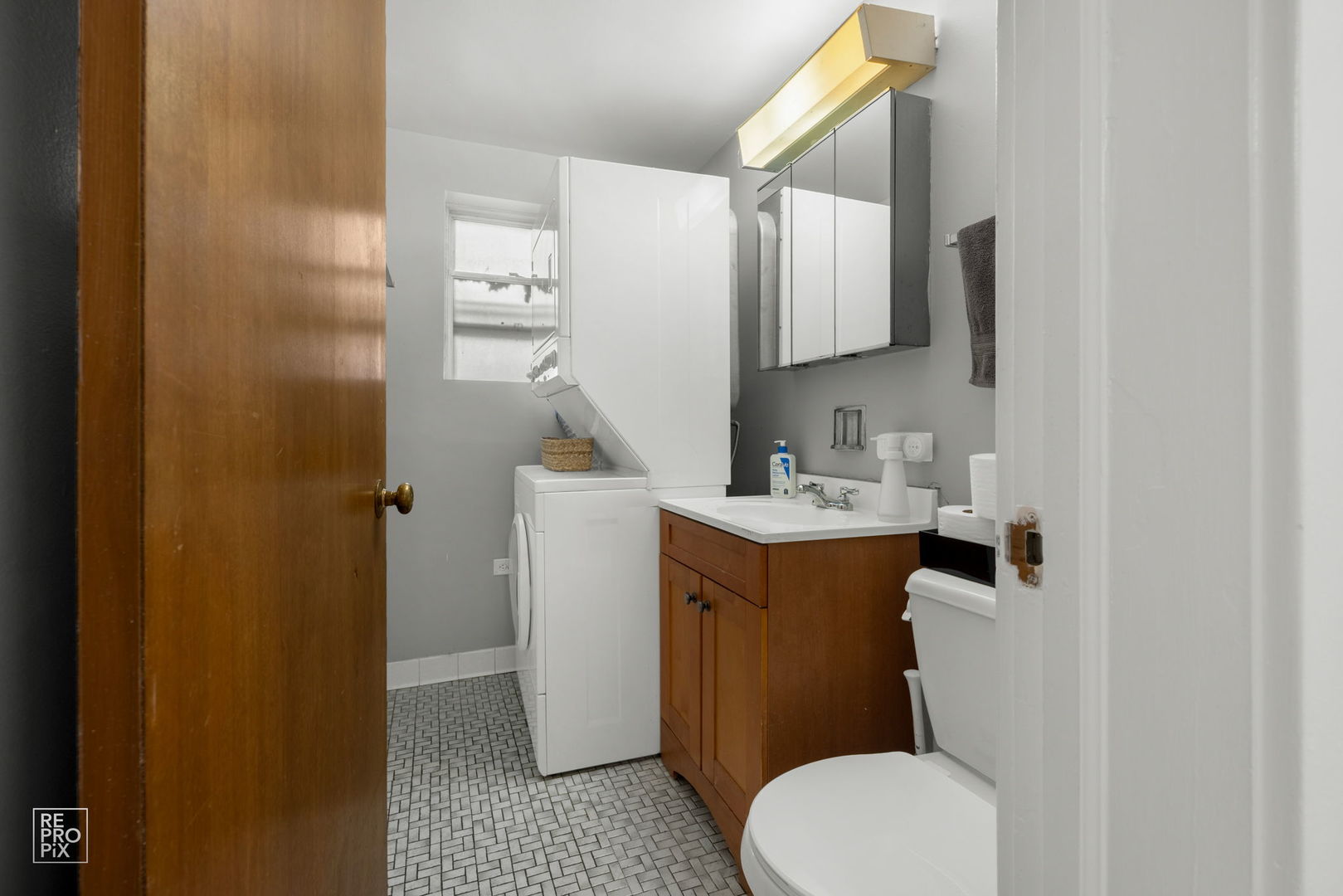 853 W CARMEN Avenue #2D, Chicago, IL 60640