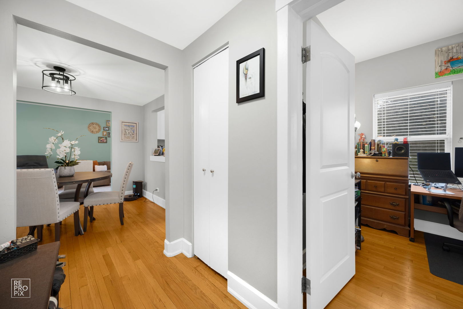 853 W CARMEN Avenue #2D, Chicago, IL 60640