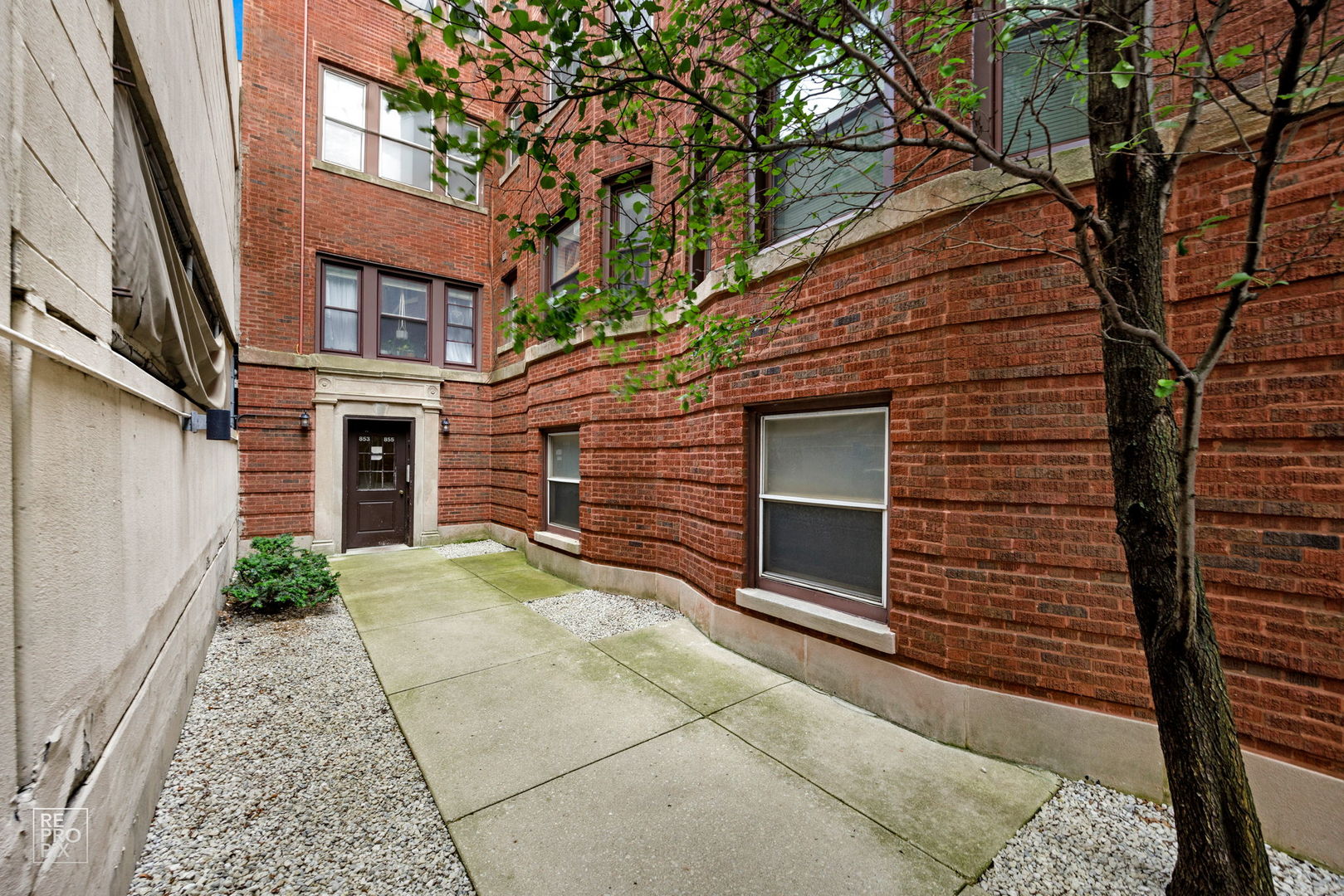 853 W CARMEN Avenue #2D, Chicago, IL 60640