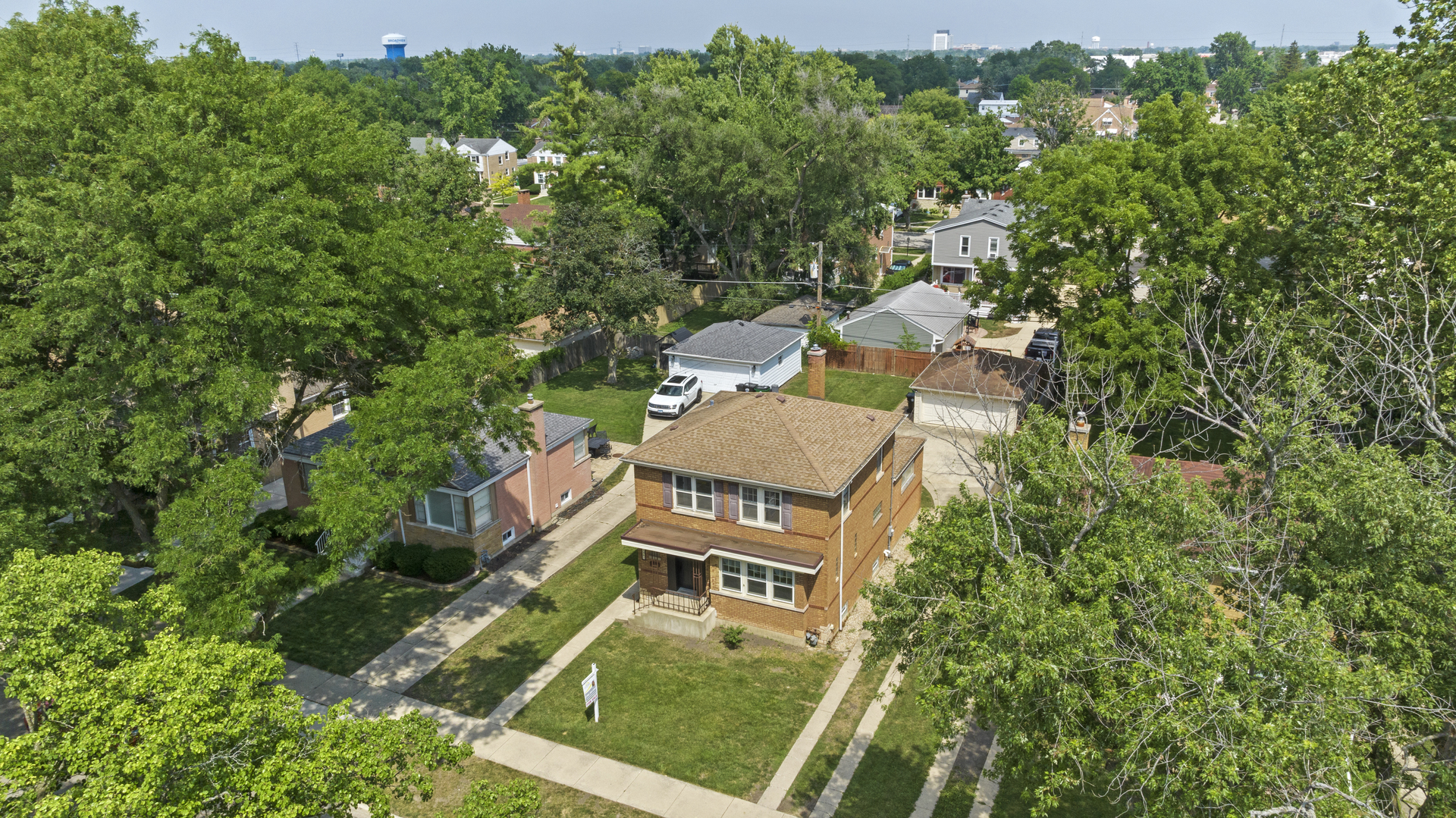 1847 Newcastle Avenue, Westchester, IL 60154