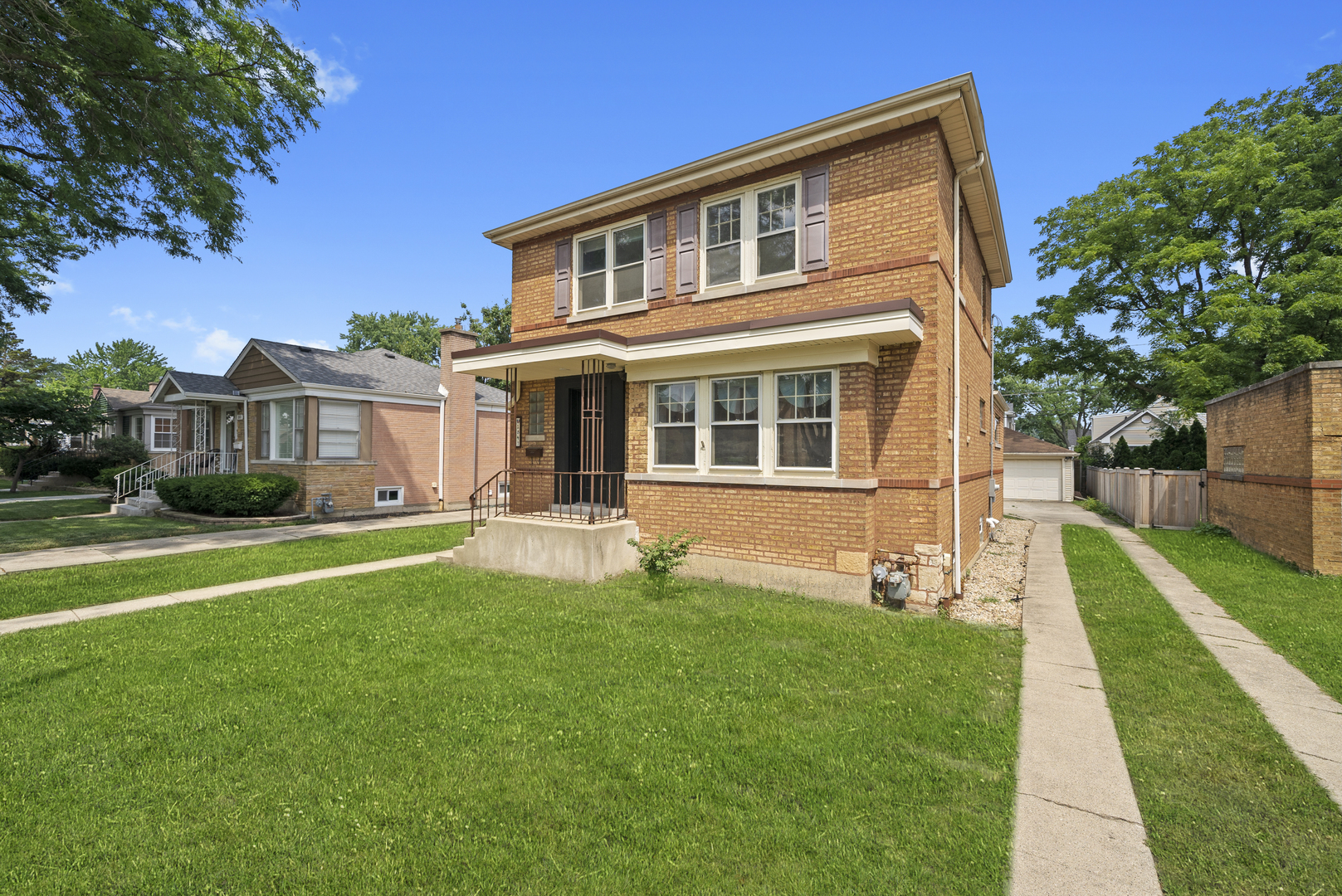 1847 Newcastle Avenue, Westchester, IL 60154