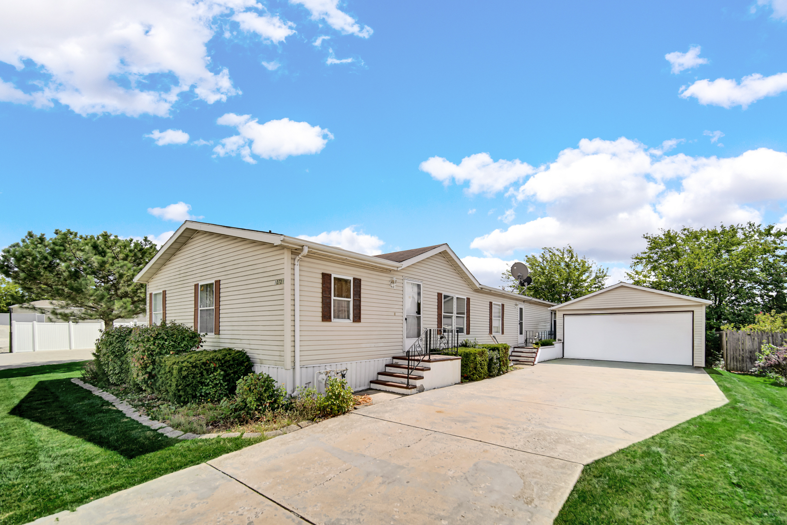 10721 W Gateway Drive, Frankfort, IL 60423
